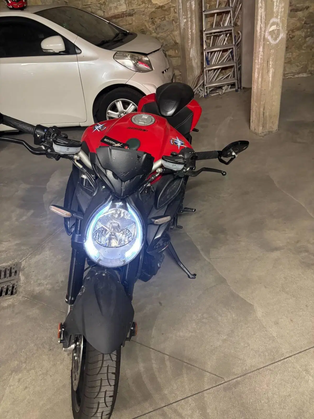 MV Agusta Brutale 800 Rosso (2021 - 23) (3)