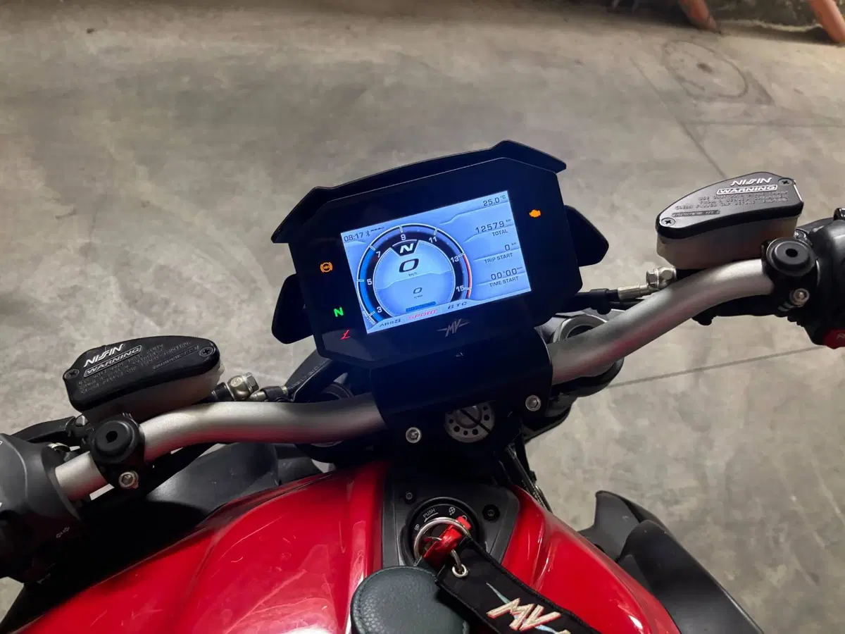MV Agusta Brutale 800 Rosso (2021 - 23) (4)
