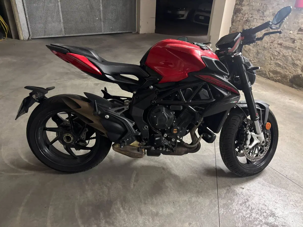 MV Agusta Brutale 800 Rosso (2021 - 23)