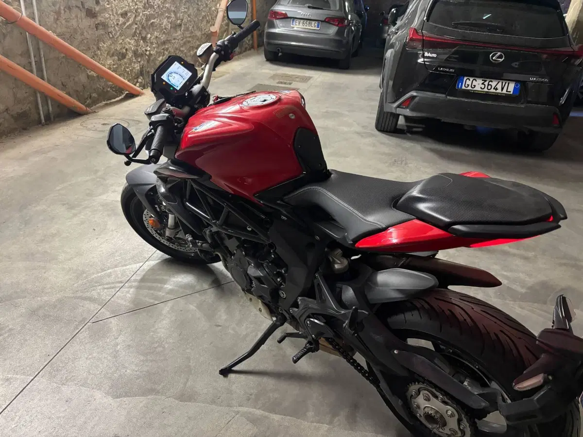 MV Agusta Brutale 800 Rosso (2021 - 23) (7)