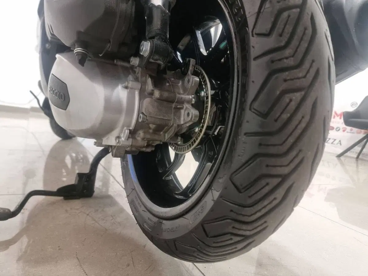 Piaggio Medley 125 S (2025 - 26) (8)