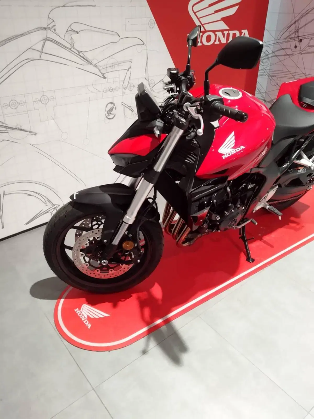 Honda CB 1000 Hornet (2025 - 26) (4)