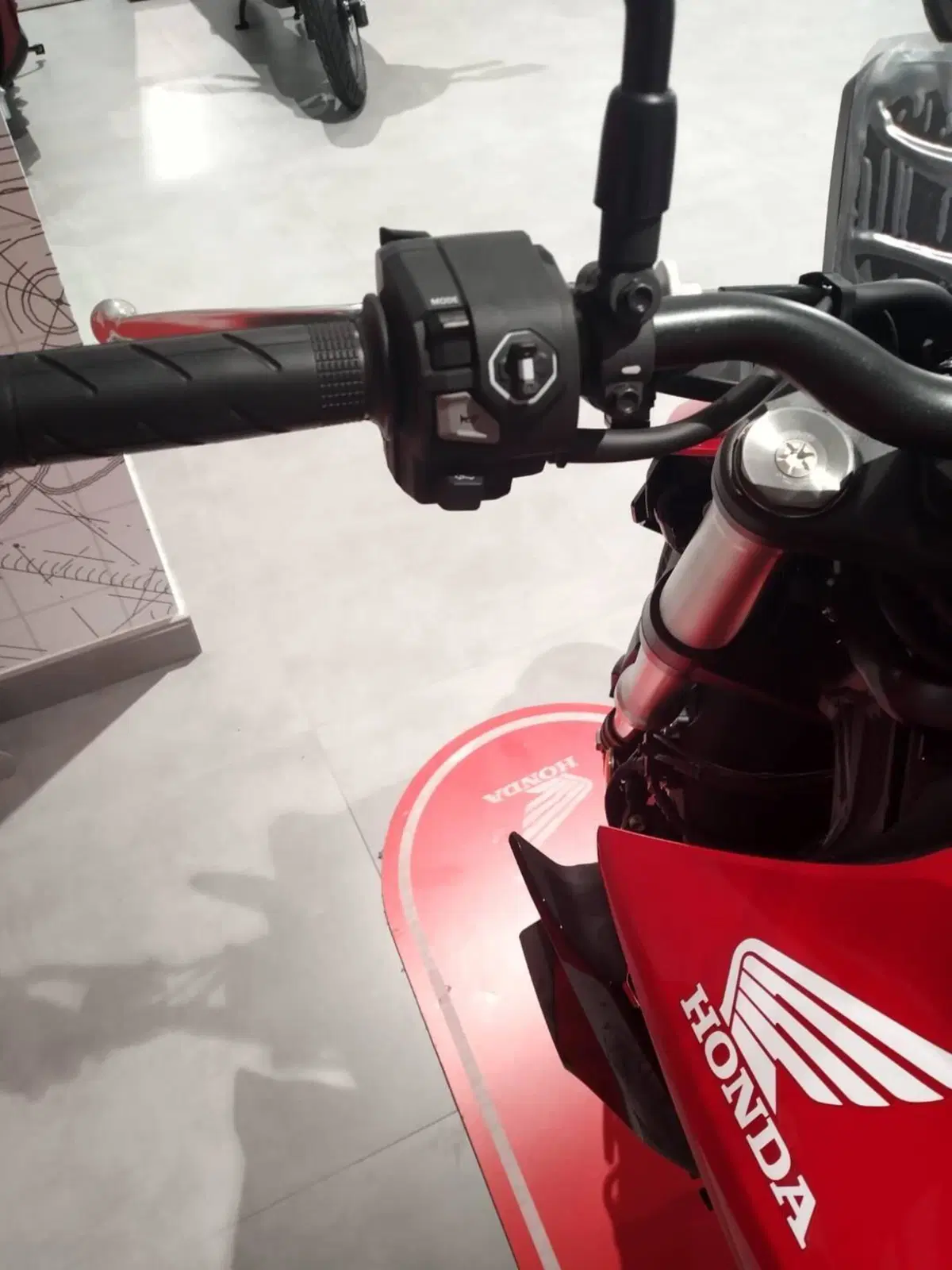 Honda CB 1000 Hornet (2025 - 26) (6)