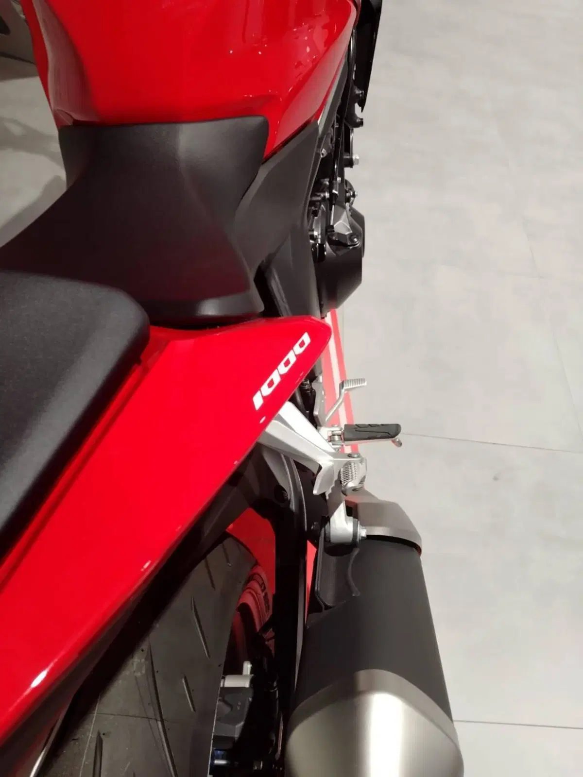 Honda CB 1000 Hornet (2025 - 26) (9)