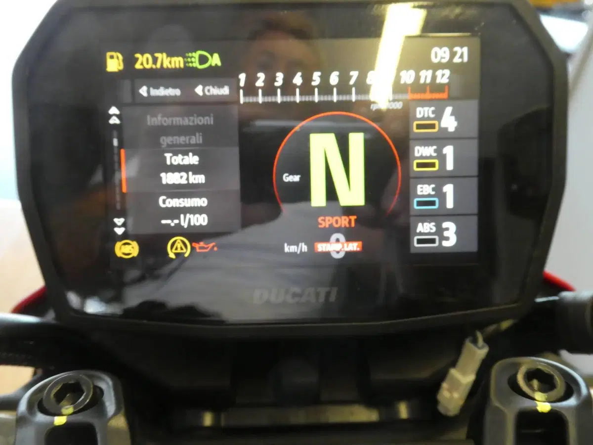 Ducati Hypermotard V2 (2026) (2)