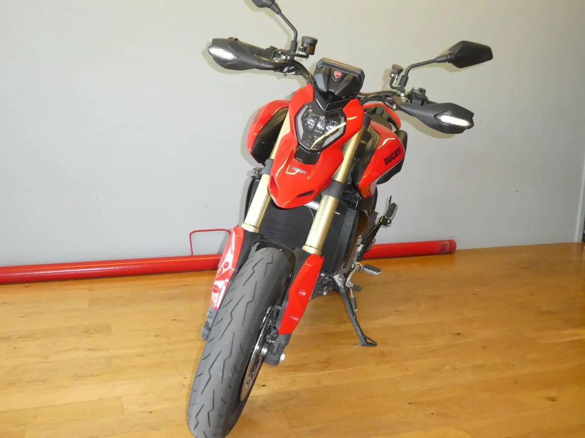 Ducati Hypermotard V2 (2026) (3)