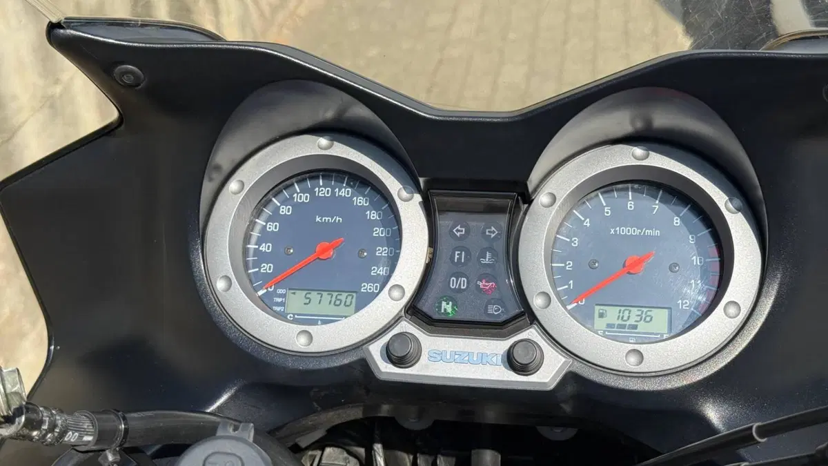 Suzuki V-Strom 1000 (2002 - 06) (11)