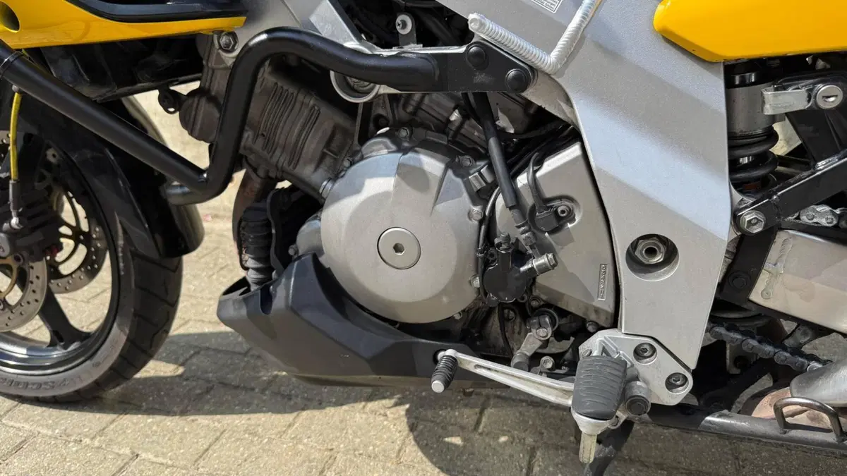 Suzuki V-Strom 1000 (2002 - 06) (15)