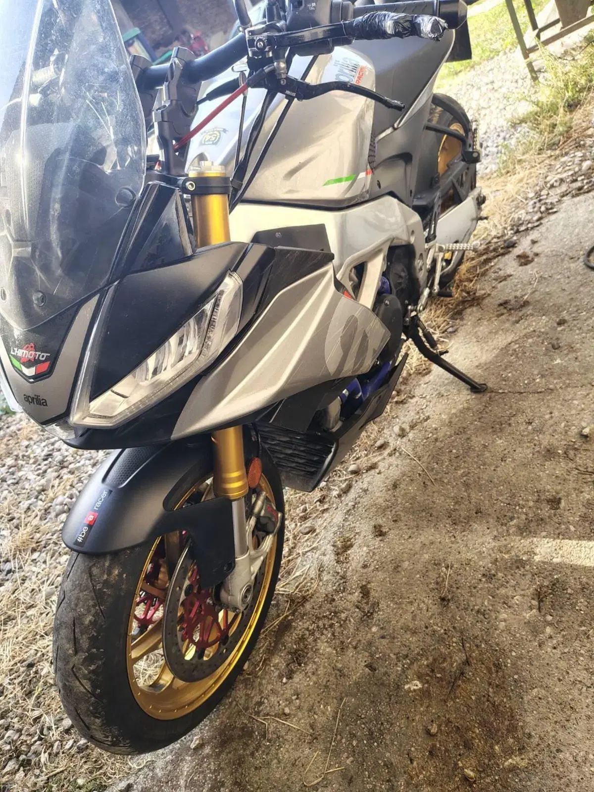 Aprilia Tuono V4 (2021 - 24) (2)