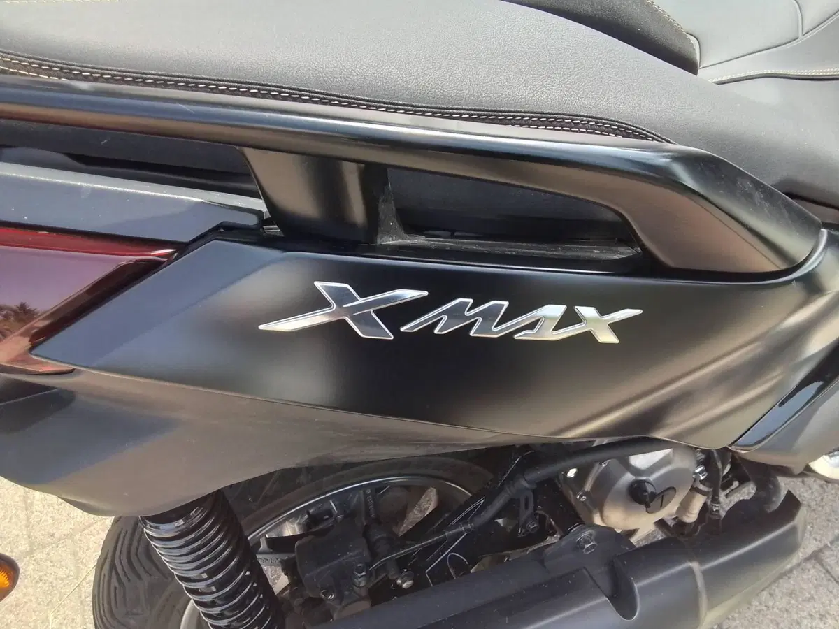 Yamaha X-Max 300 Tech Max (2021 - 24) (7)