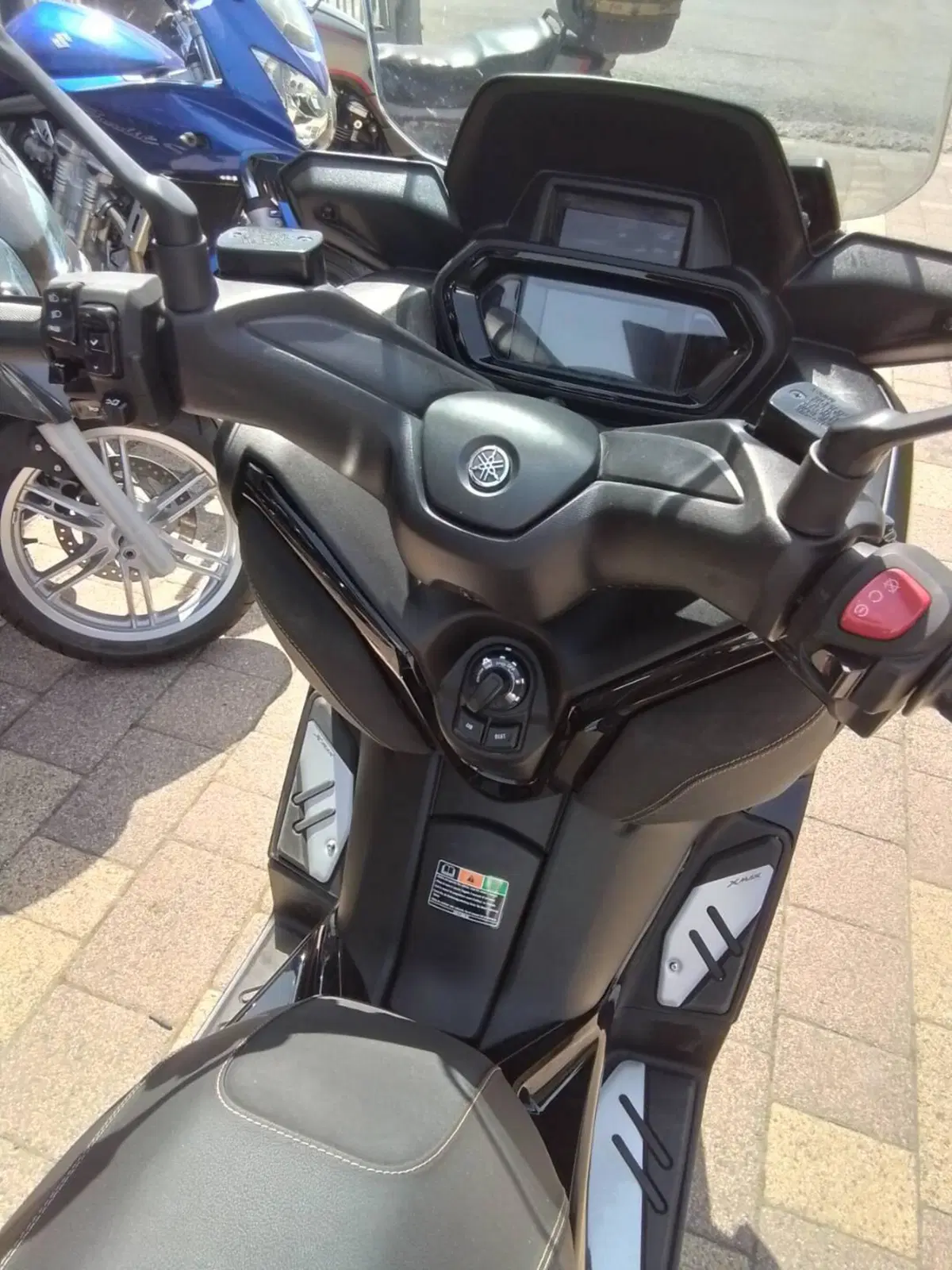 Yamaha X-Max 300 Tech Max (2021 - 24) (12)