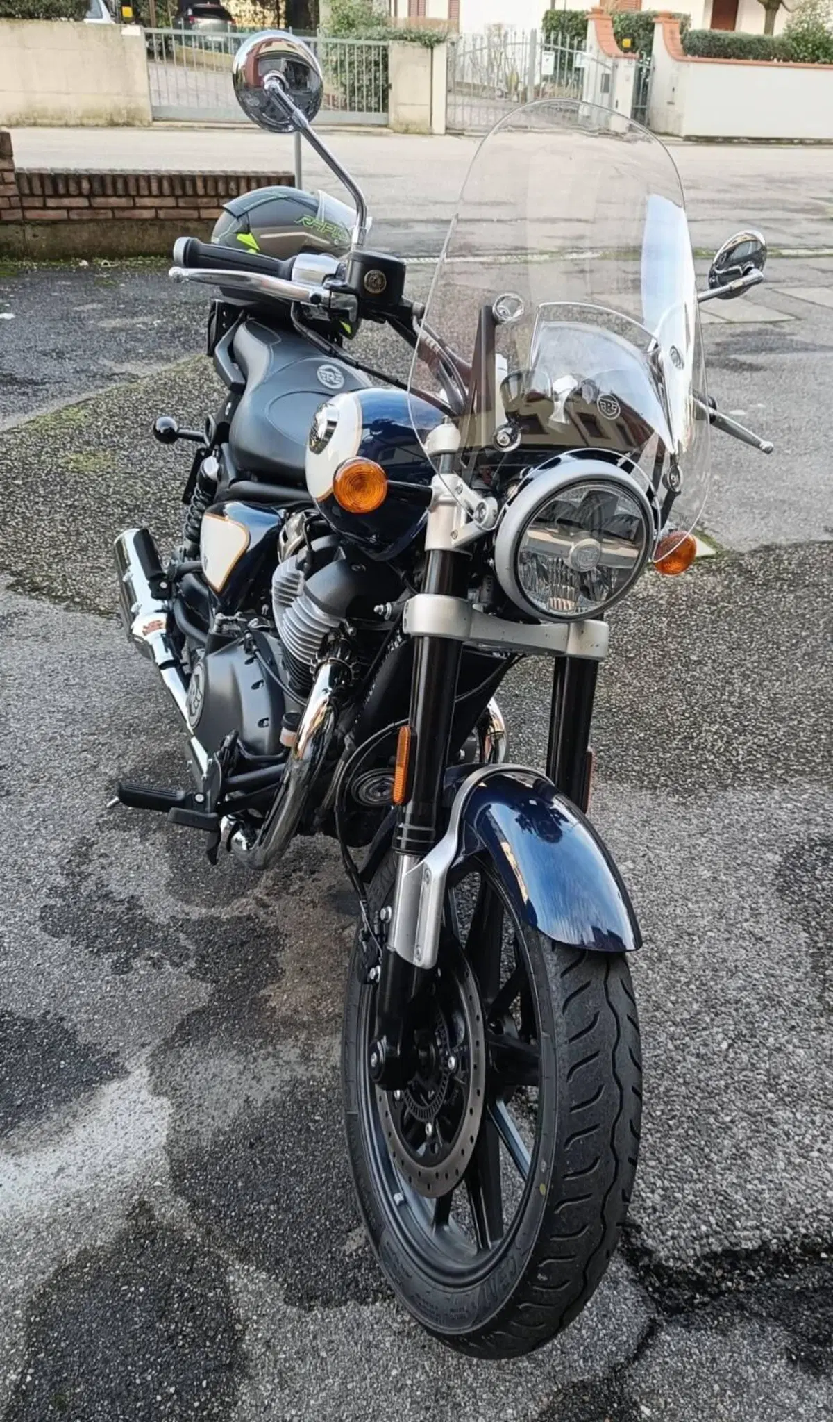 Royal Enfield Super Meteor 650 (2023 - 26) (4)