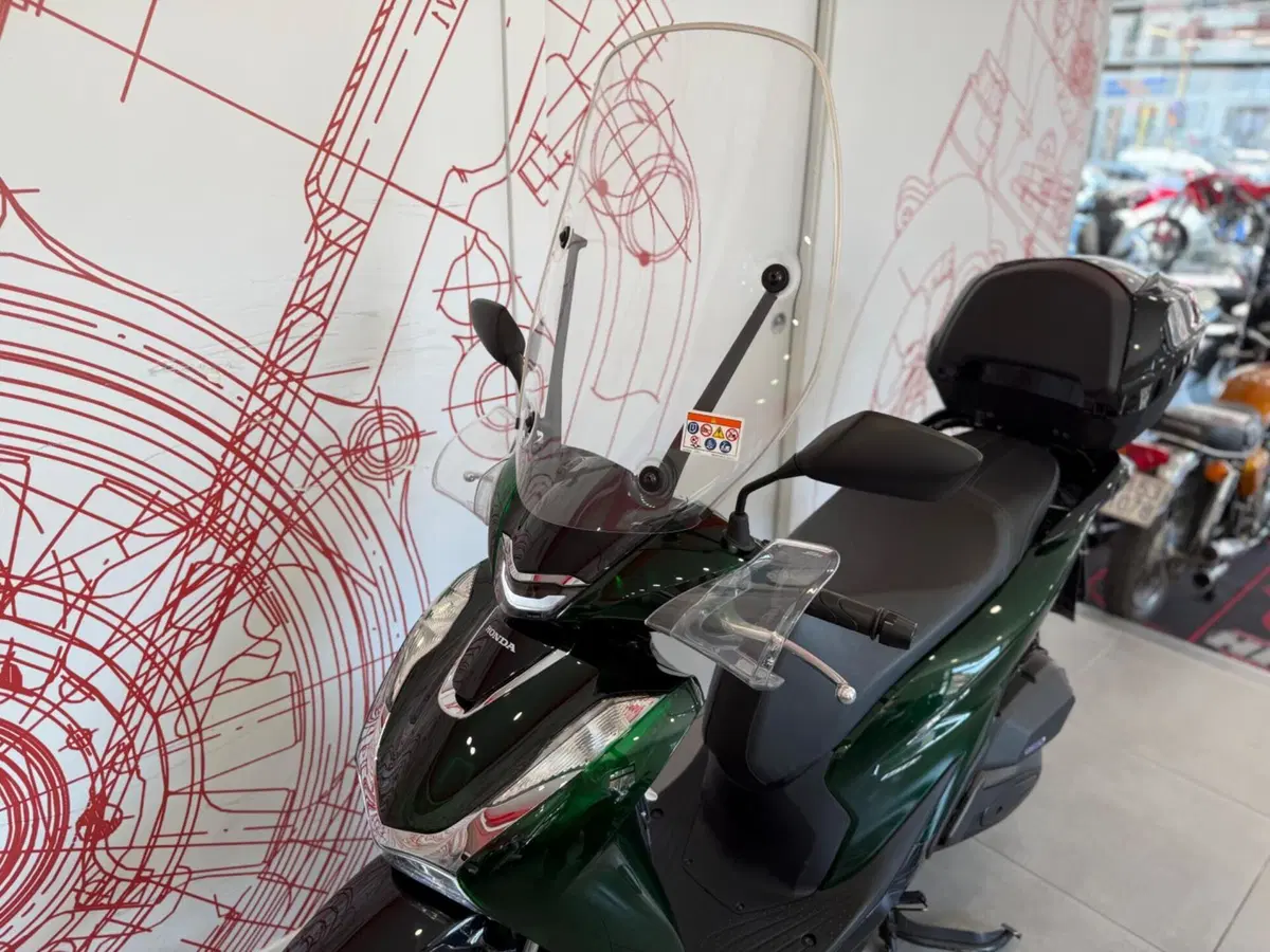 Honda SH 150i Vetro (2024 - 25) (14)