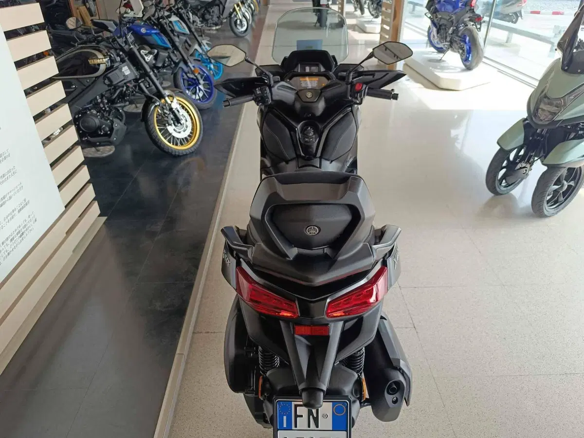 Yamaha X-Max 300 Tech Max (2021 - 24) (3)
