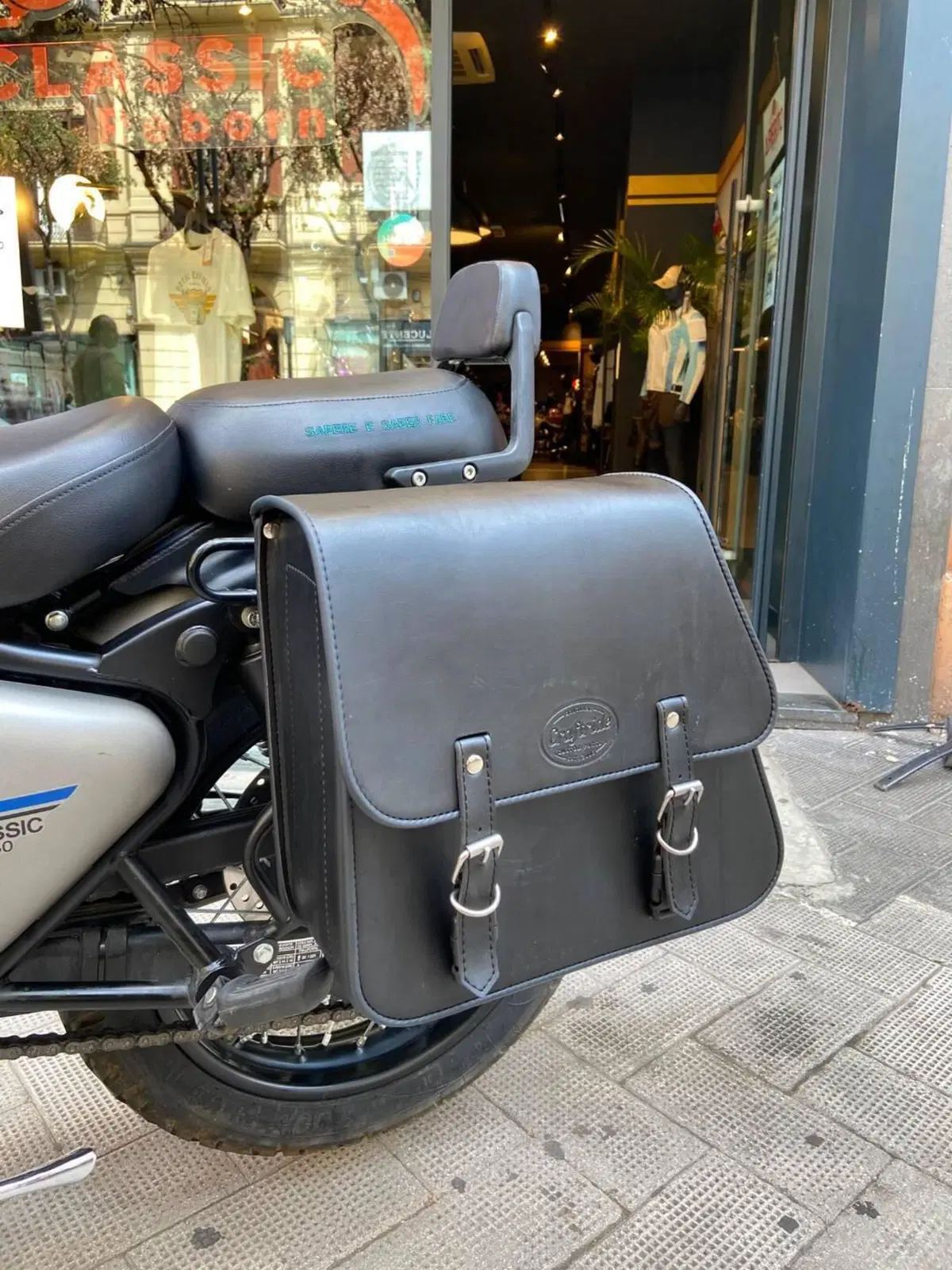 Royal Enfield Classic 350 (2021 - 26) (2)