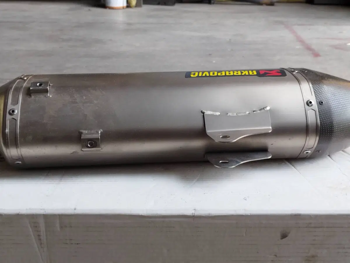 Scarico Akrapovic (3)