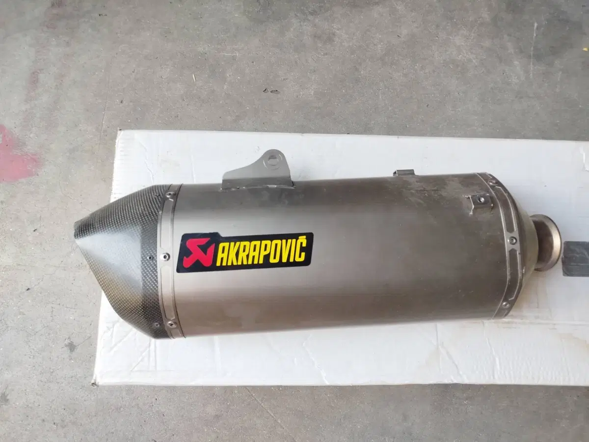 Scarico Akrapovic (4)