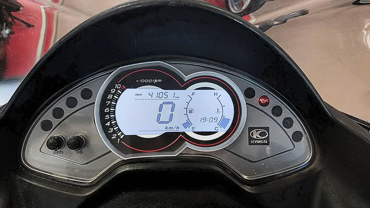Kymco K-Xct 300i (2012 - 17) (9)