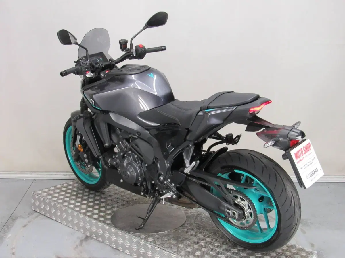 Yamaha MT-09 Y-AMT (2024 - 26) (6)