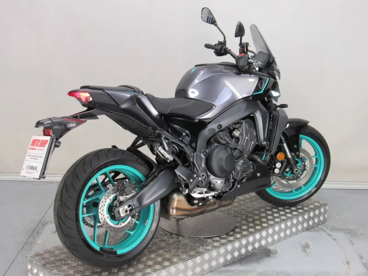 Yamaha MT-09 Y-AMT (2024 - 26) (7)