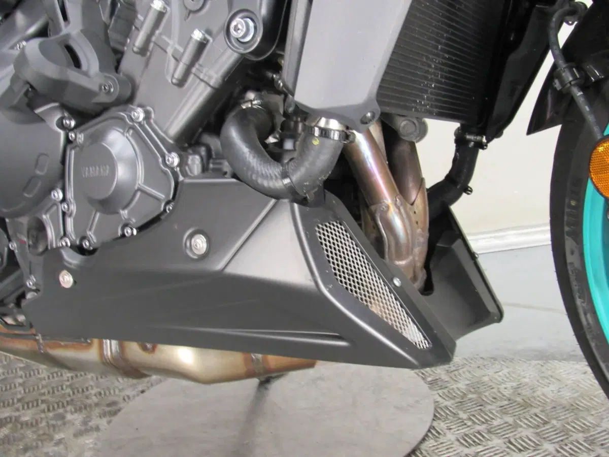 Yamaha MT-09 Y-AMT (2024 - 26) (11)