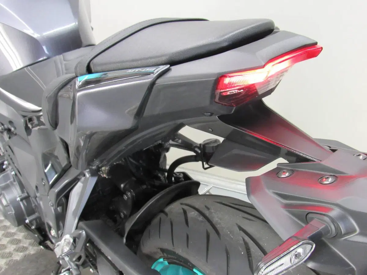 Yamaha MT-09 Y-AMT (2024 - 26) (18)