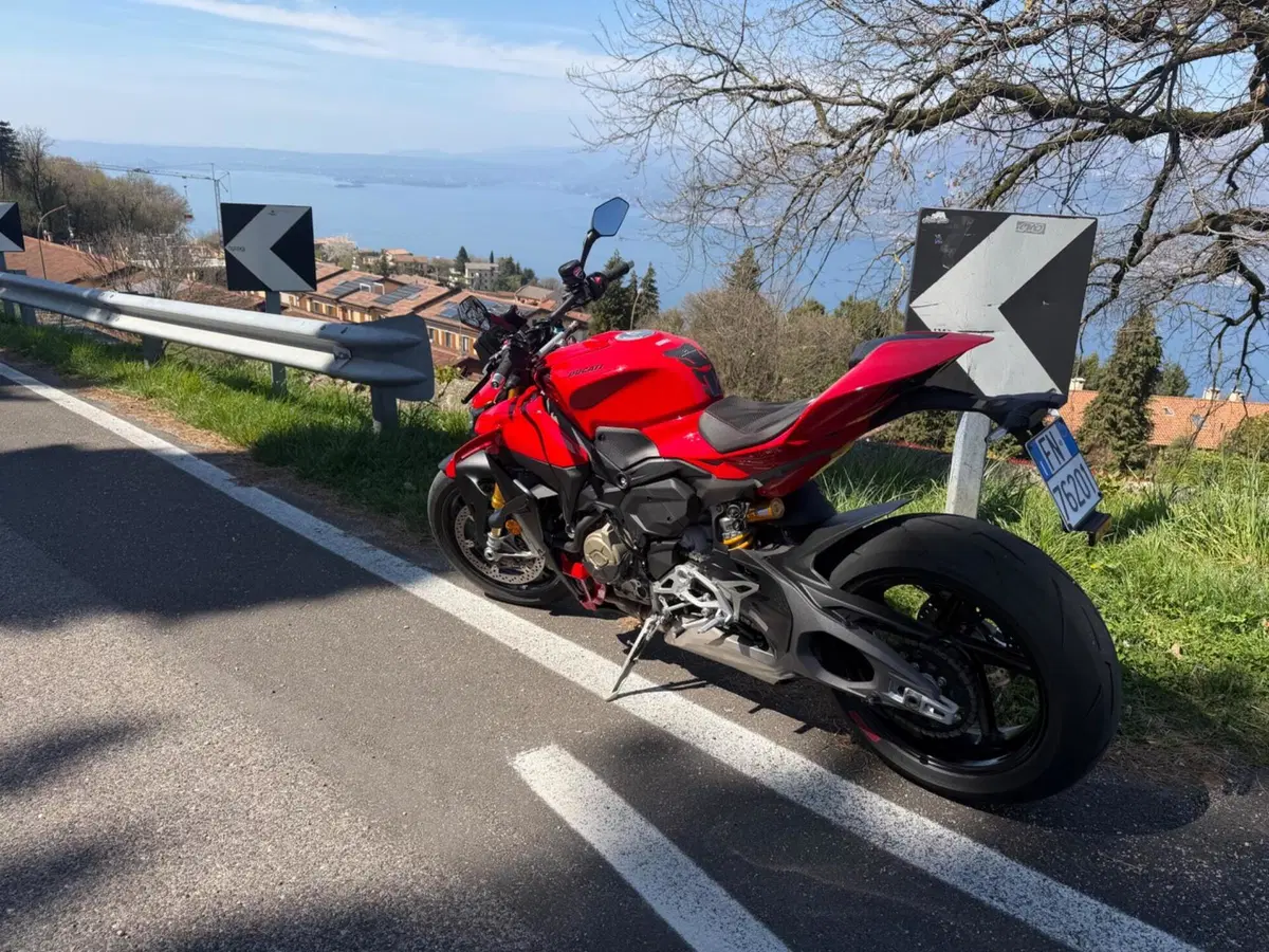 Ducati Streetfighter V4 S (2025 - 26) (2)
