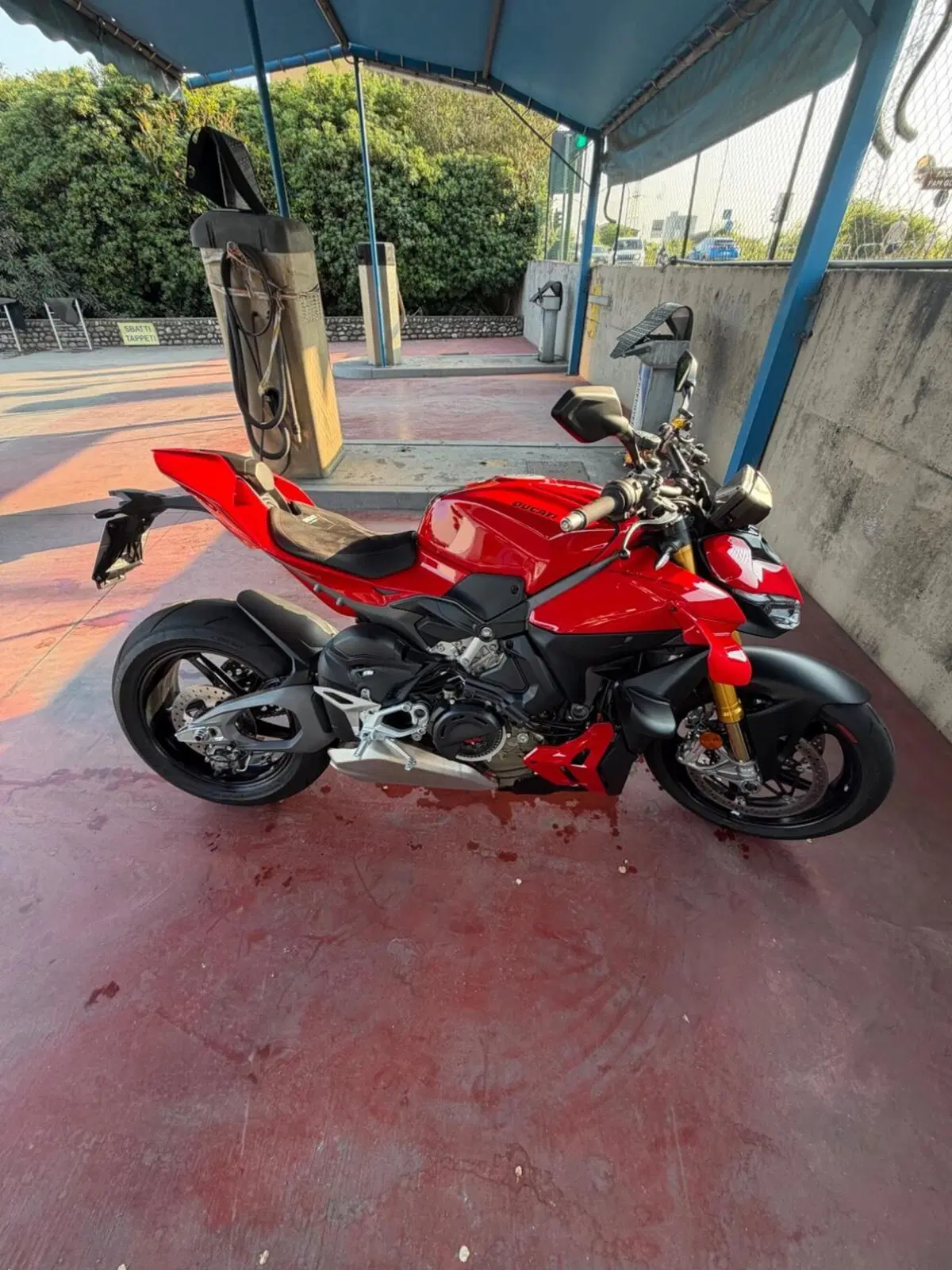 Ducati Streetfighter V4 S (2025 - 26) (4)