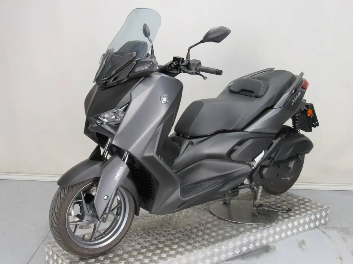 Yamaha X-Max 125 Tech Max (2021 - 24) (4)
