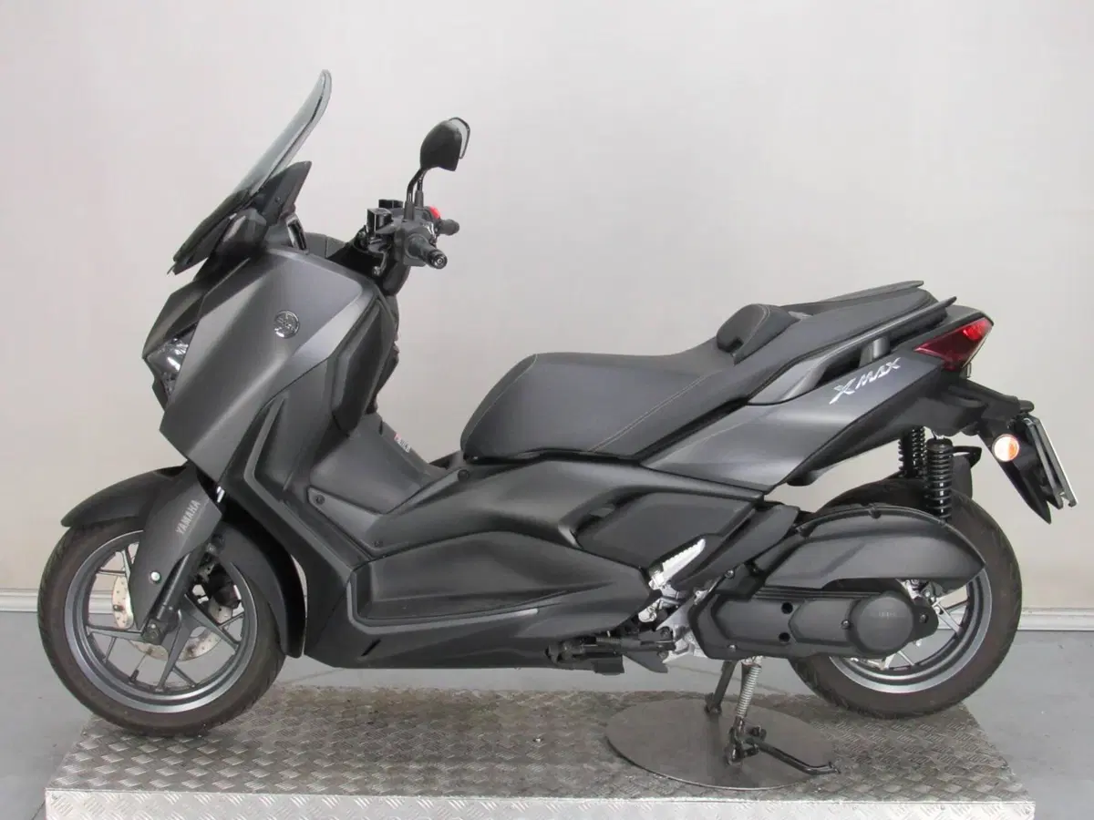 Yamaha X-Max 125 Tech Max (2021 - 24) (5)