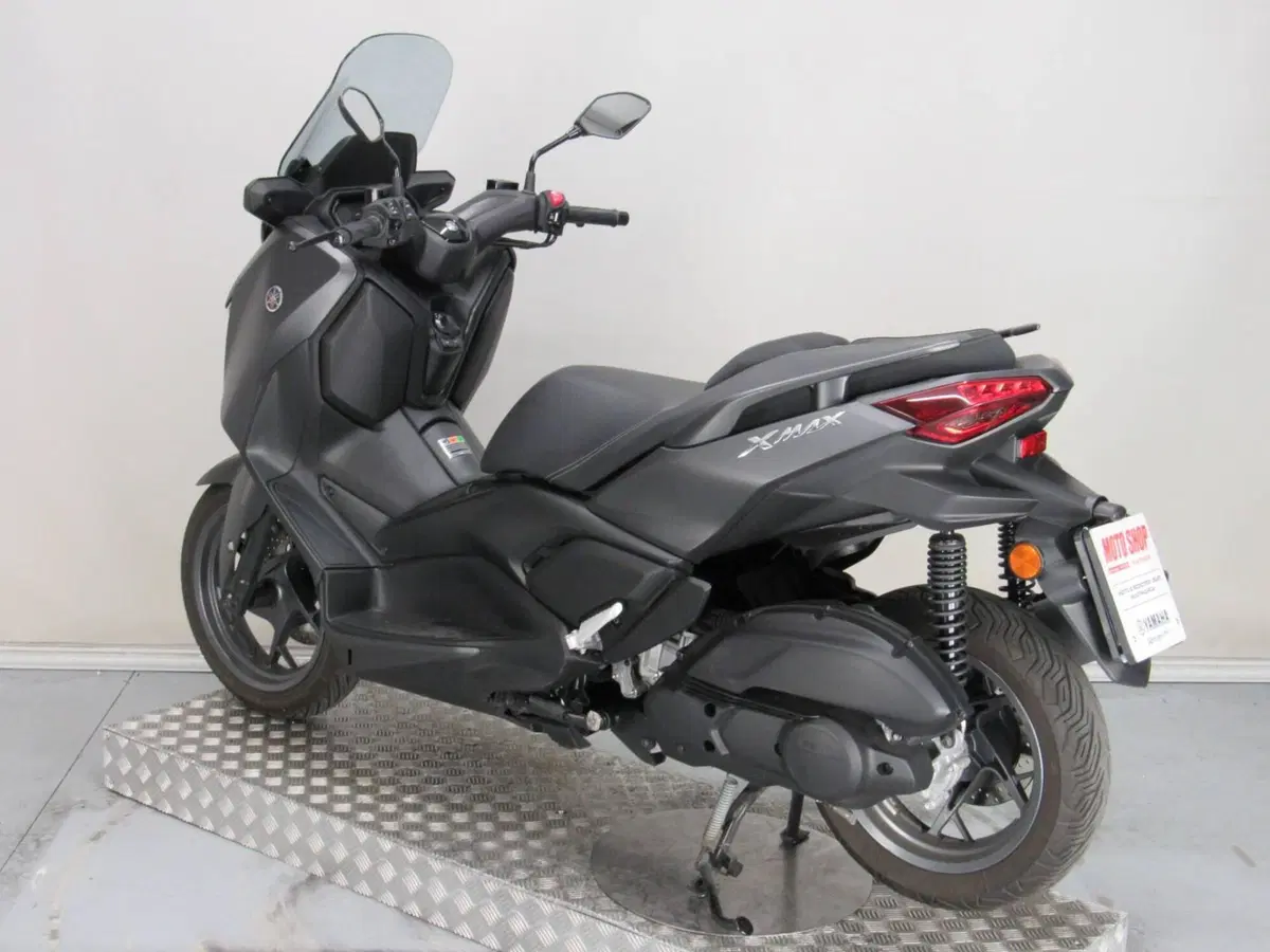 Yamaha X-Max 125 Tech Max (2021 - 24) (6)