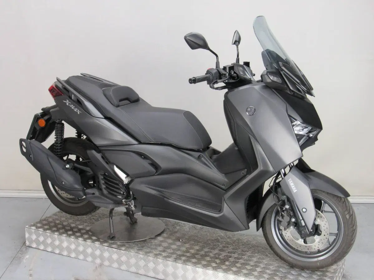Yamaha X-Max 125 Tech Max (2021 - 24) (9)