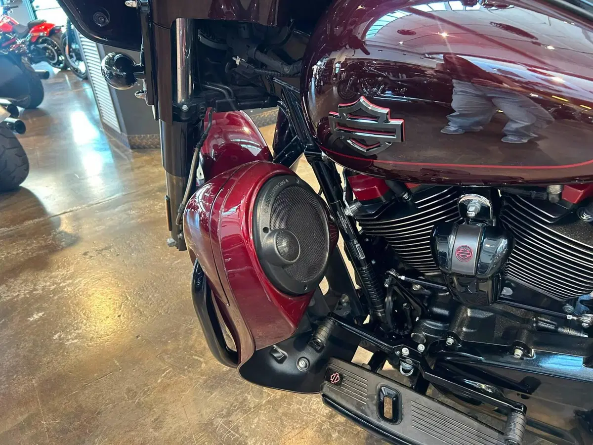 Harley-Davidson 117 Street Glide (2018 - 20) - FLHXSE (3)