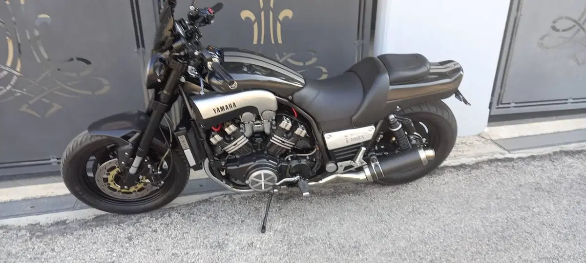 Yamaha V-Max 1200 (2)