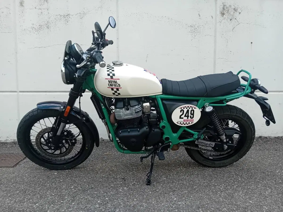 Royal Enfield Bear 650 (2025 - 26) (2)