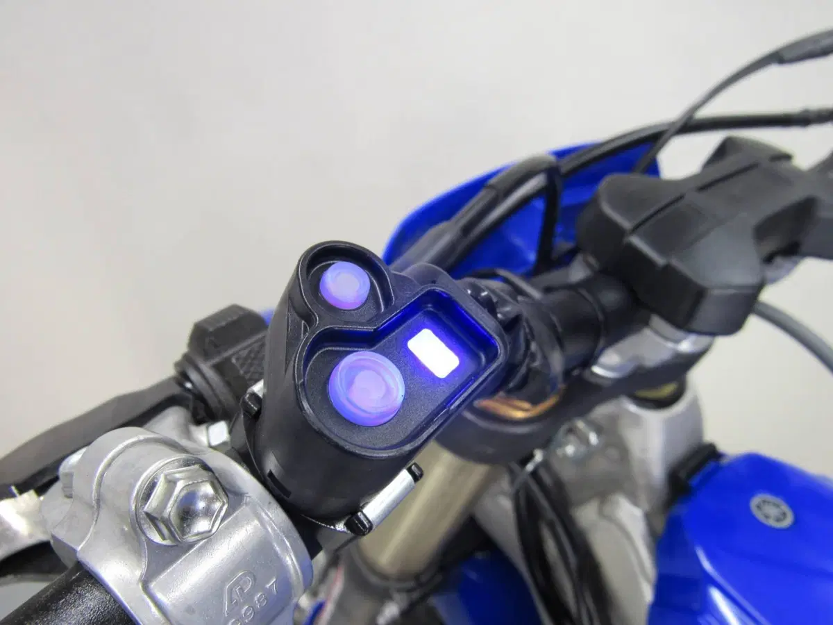 Yamaha YZ 450 F (2025) (8)