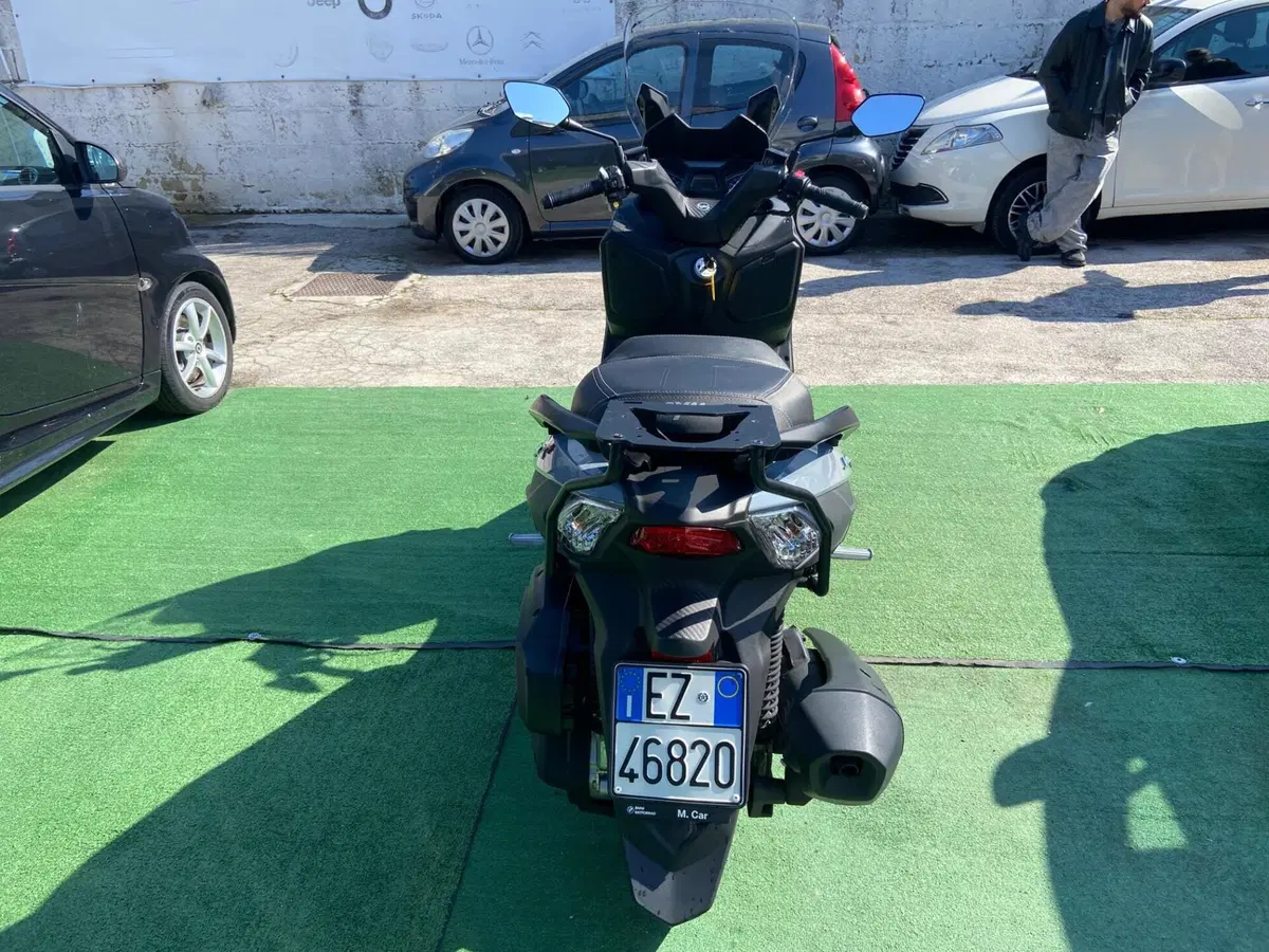 Sym Joymax 300 Z+ (2021 - 24) (5)