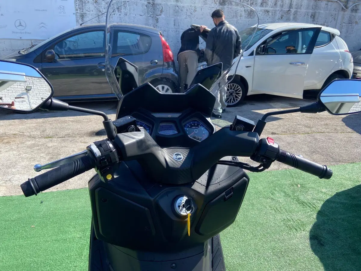Sym Joymax 300 Z+ (2021 - 24) (10)