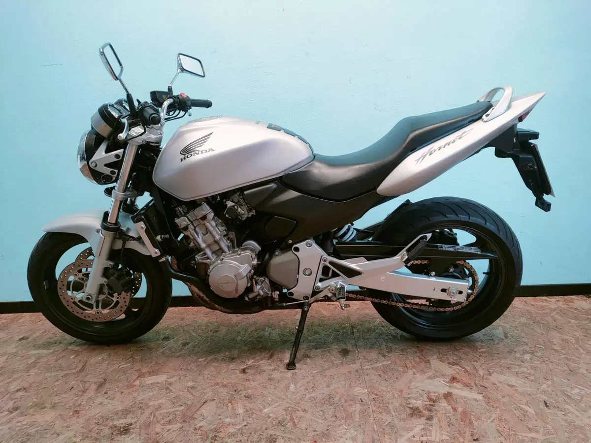 Honda Hornet 600 (2003 - 04) (4)