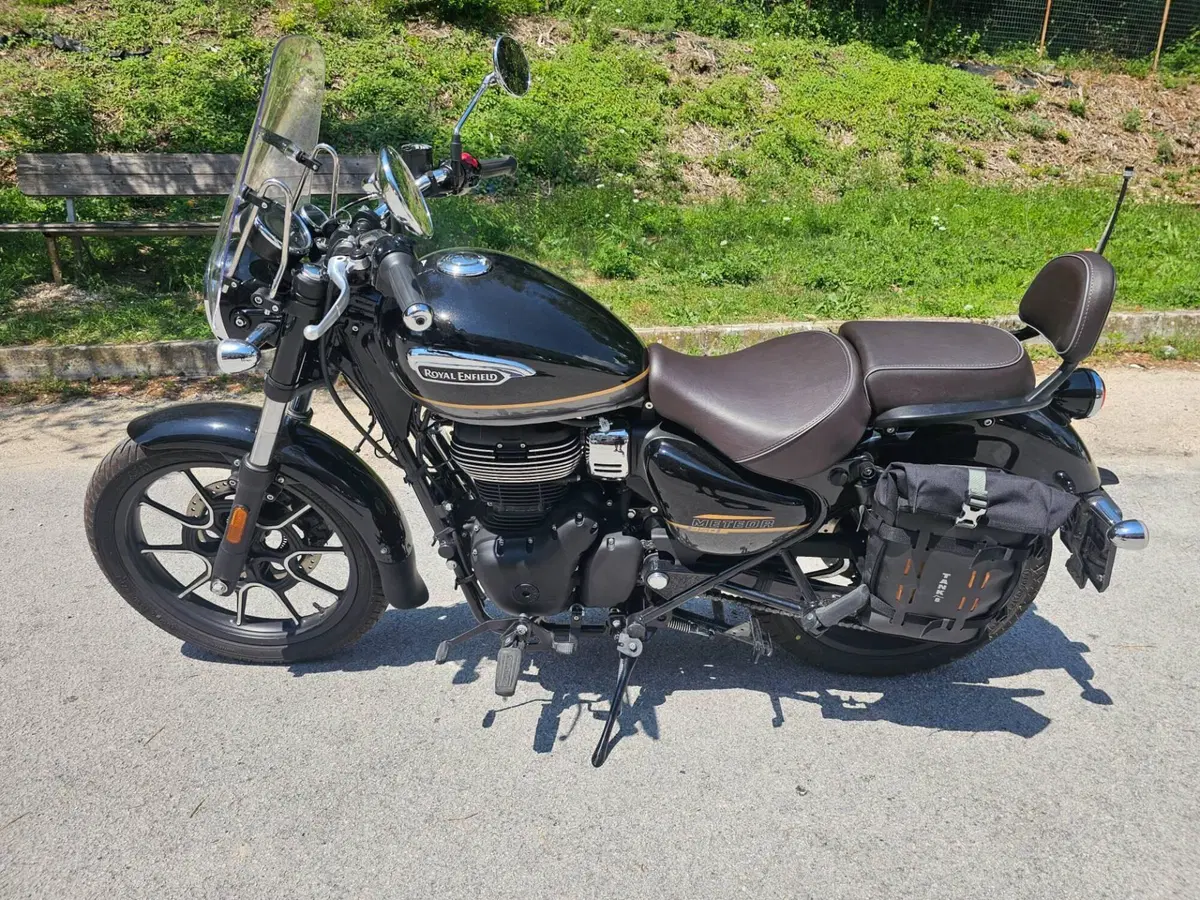 Royal Enfield Meteor 350 (2021 - 26) (2)