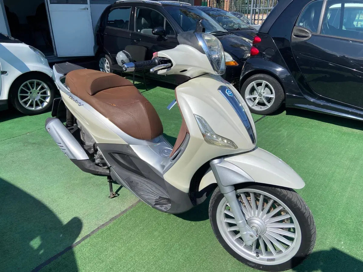 Piaggio Beverly 300 i.e. (2010 - 16) (3)