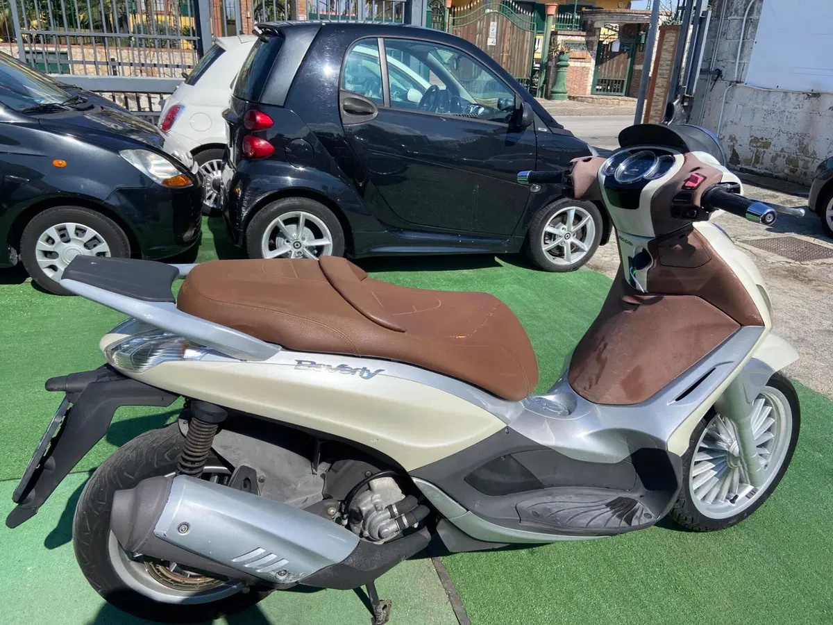 Piaggio Beverly 300 i.e. (2010 - 16) (4)