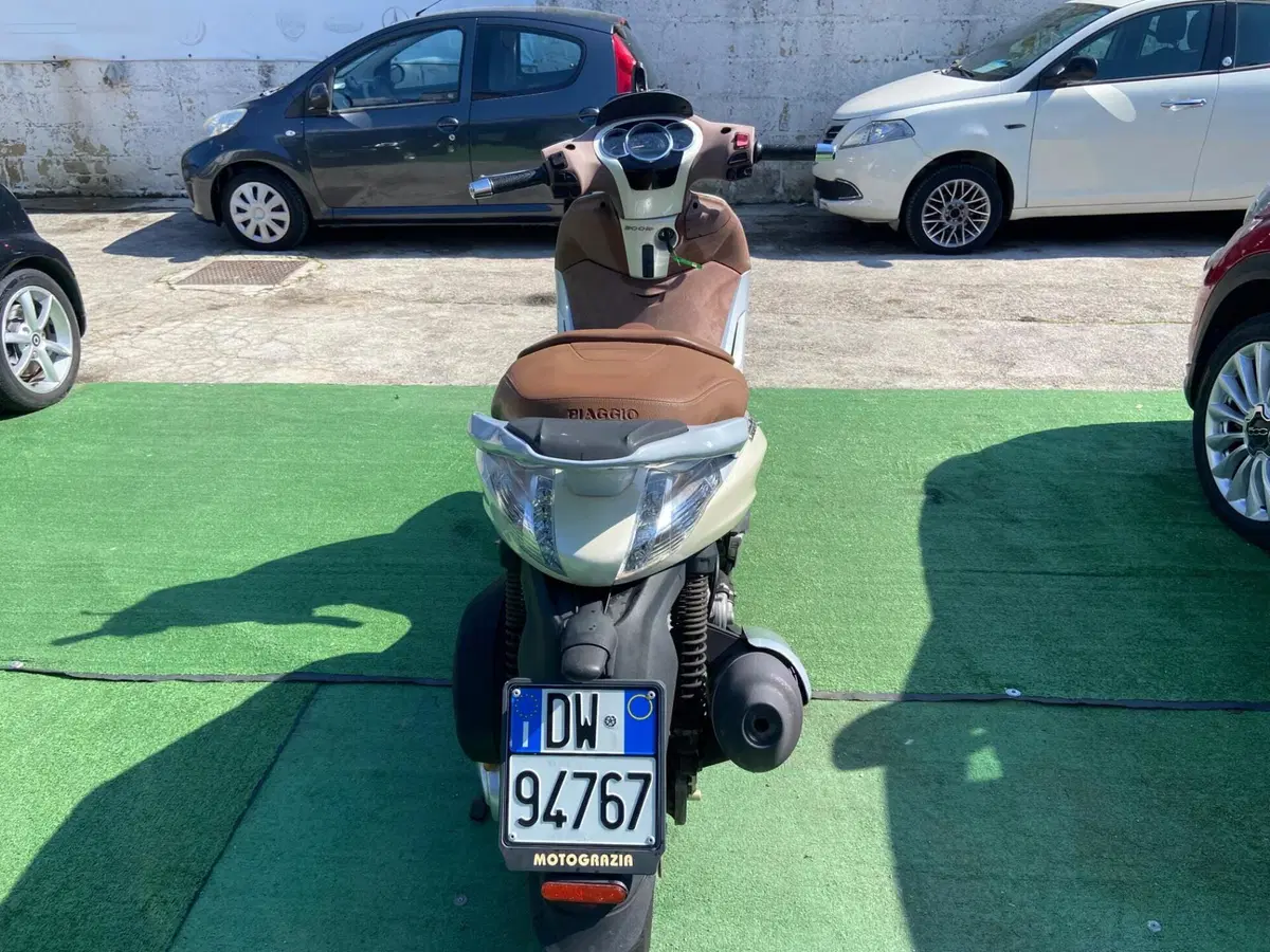 Piaggio Beverly 300 i.e. (2010 - 16) (5)