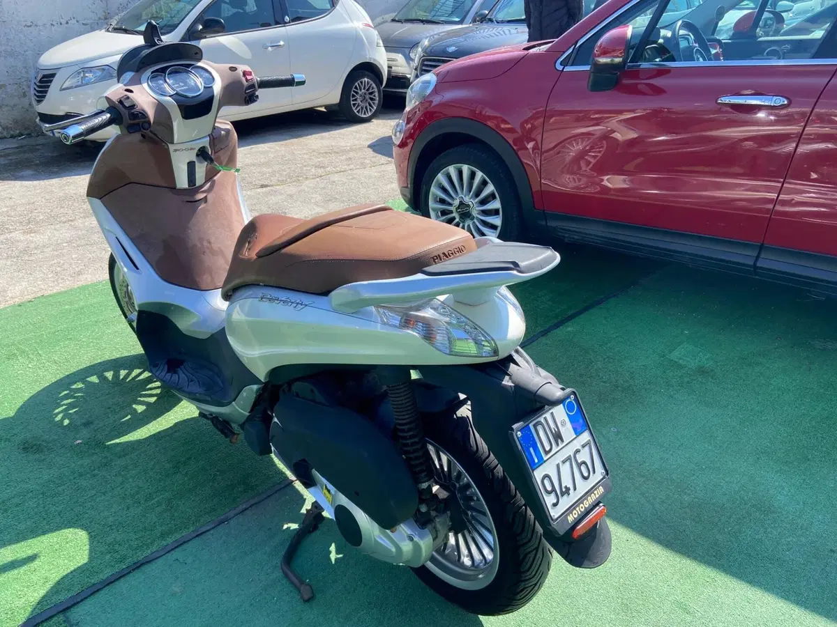 Piaggio Beverly 300 i.e. (2010 - 16) (6)