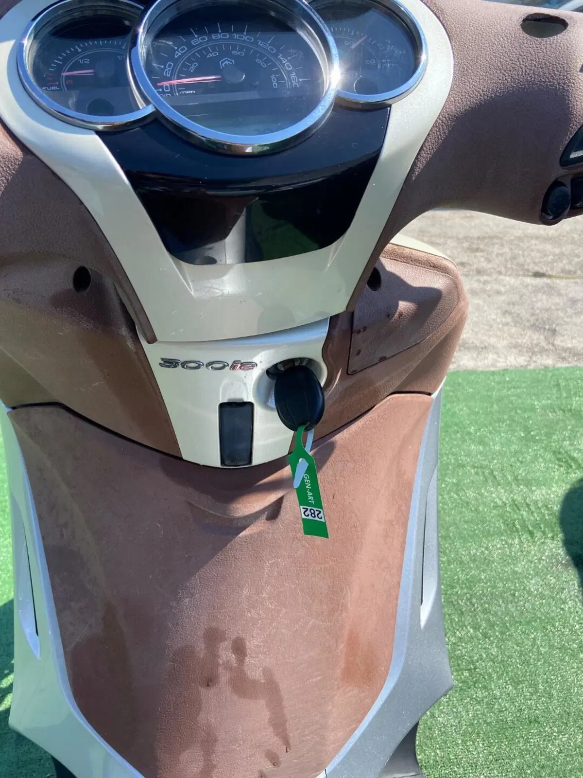 Piaggio Beverly 300 i.e. (2010 - 16) (8)