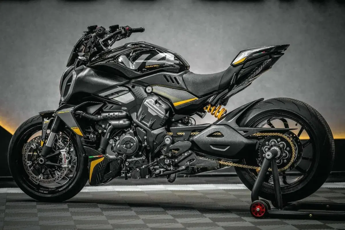Ducati Diavel V4 (2023 - 26) (4)