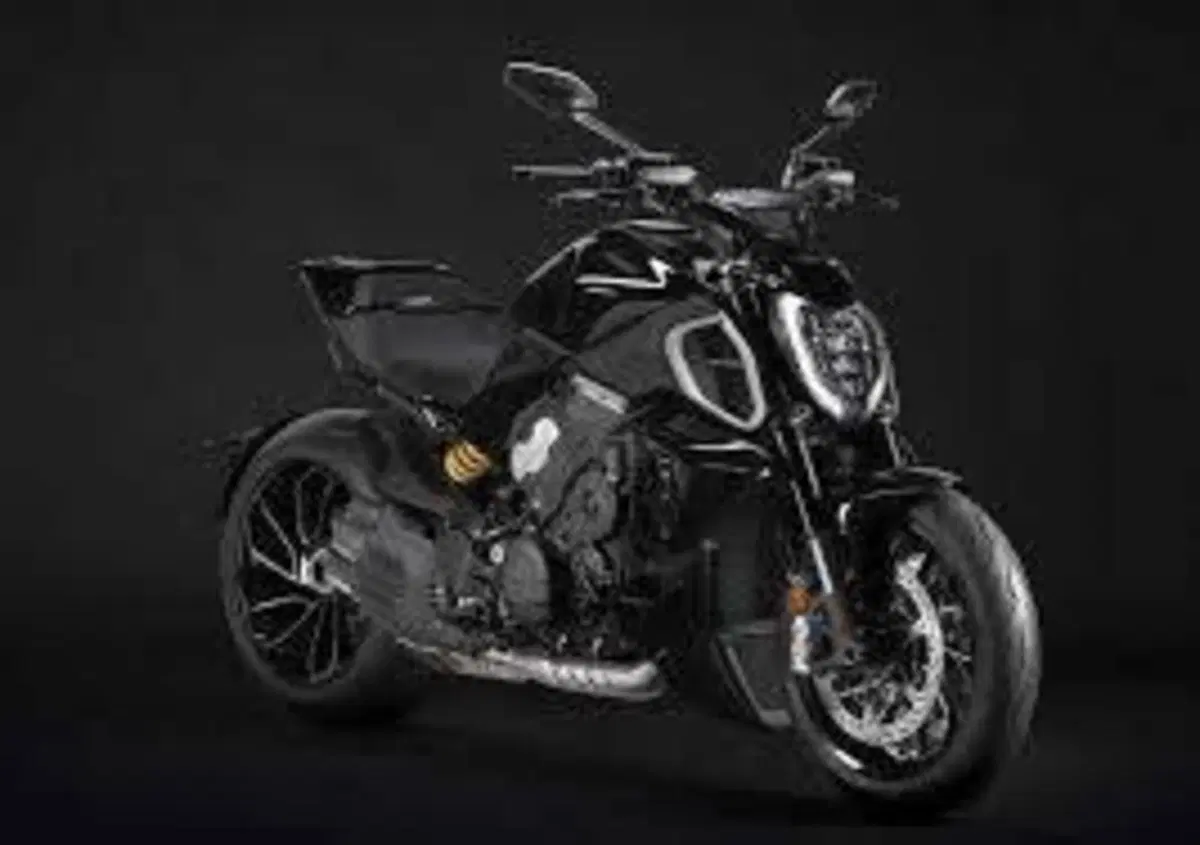 Ducati Diavel V4 (2023 - 26) (11)