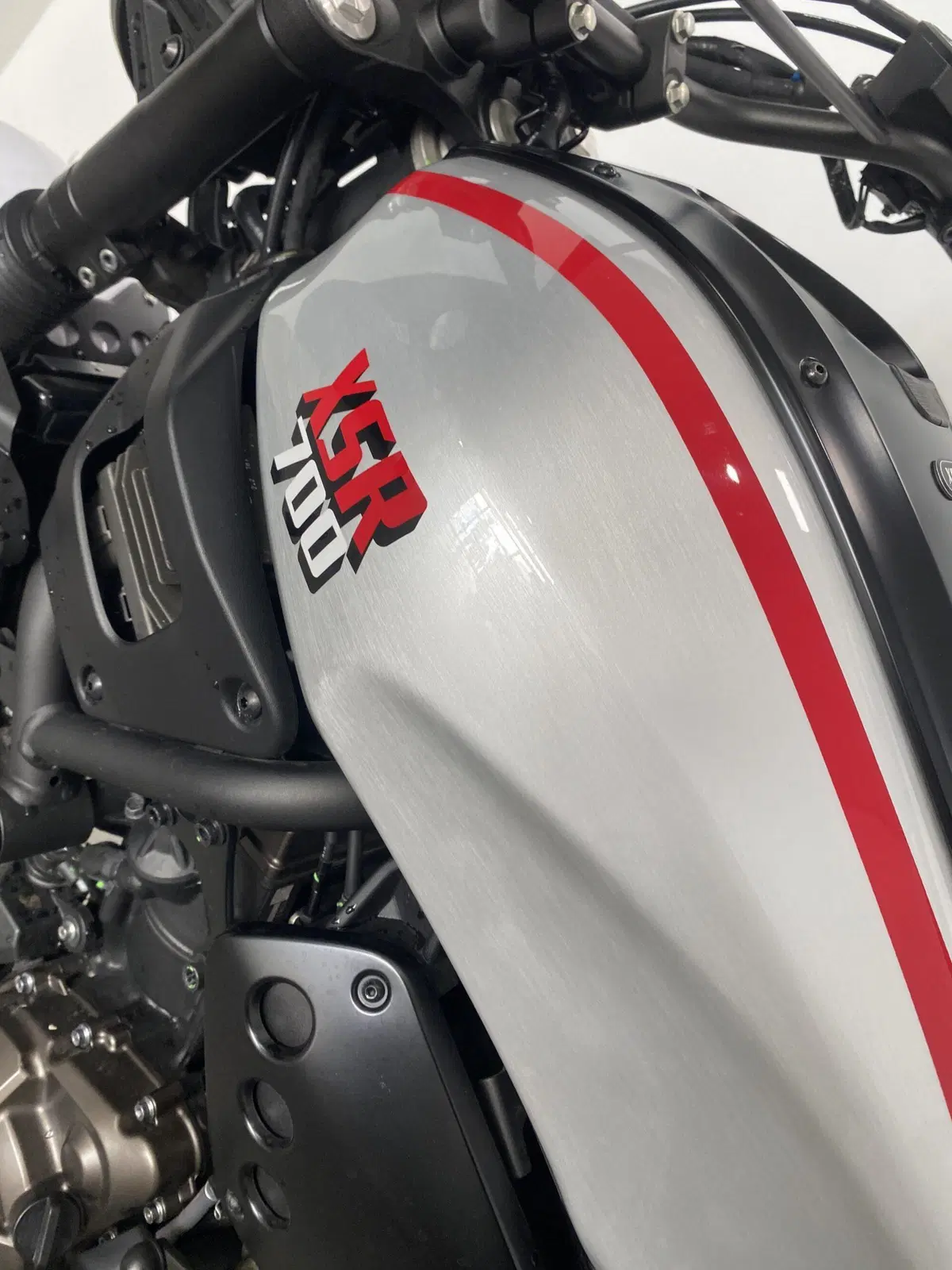 Yamaha XSR 700 XTribute (2022 - 24) (3)