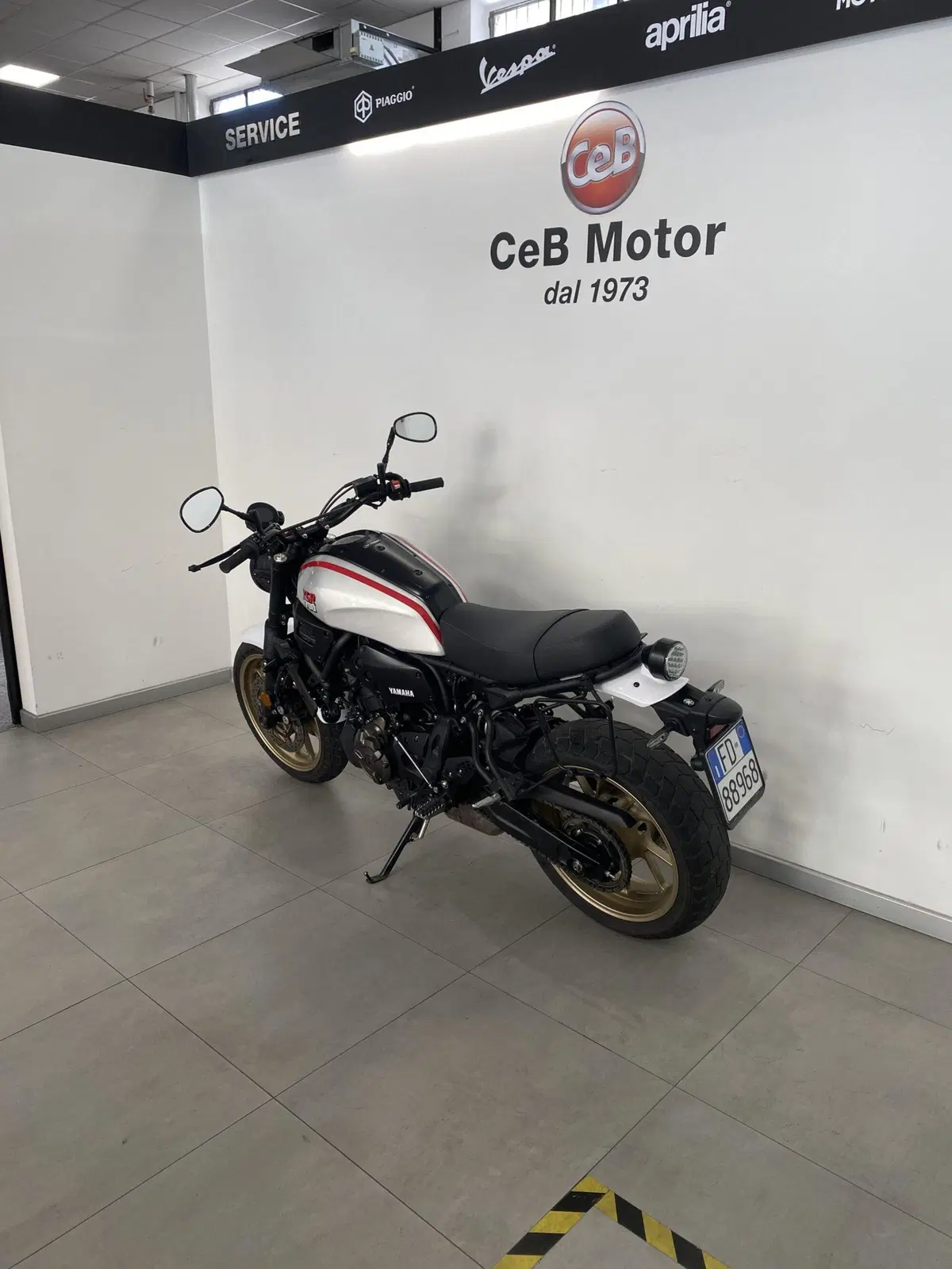 Yamaha XSR 700 XTribute (2022 - 24) (6)