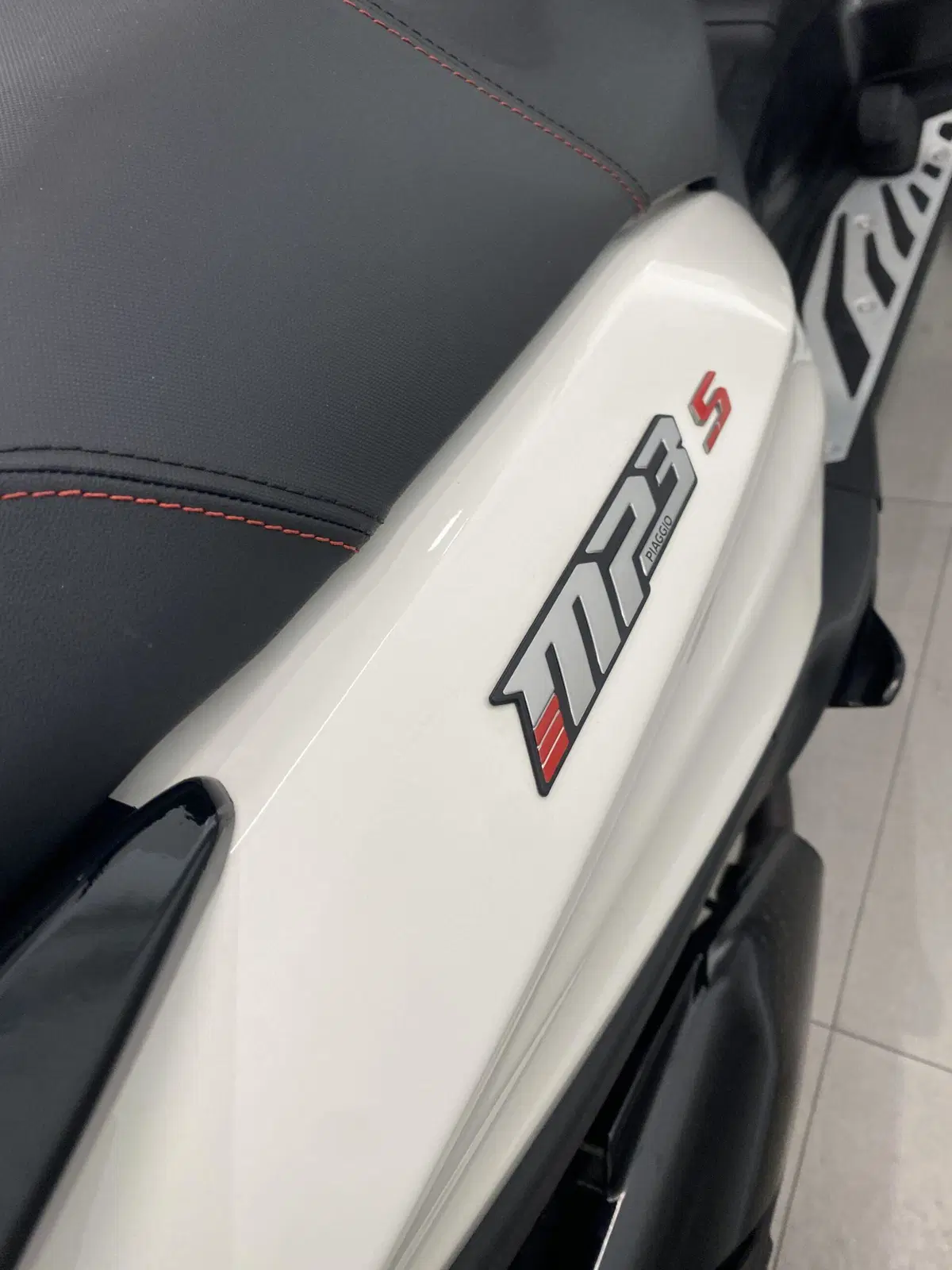 Piaggio MP3 400 Sport ABS Hpe (2023 - 24) (8)
